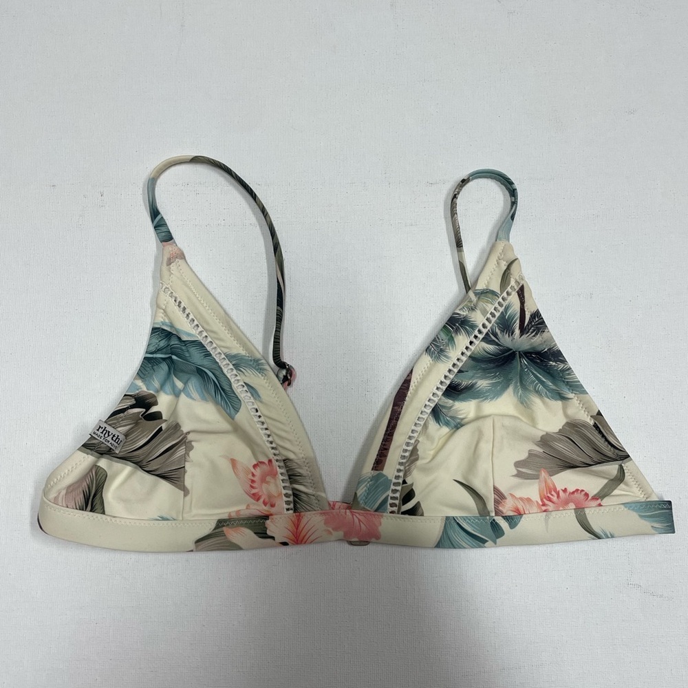 Rhythm. Swim Islander Bralette Top in Seashell Size Large
